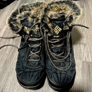 Columbia snow boots size 8